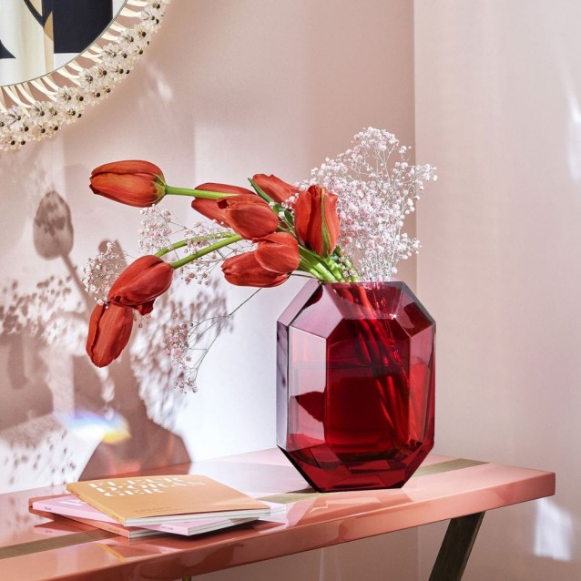 Vaza rosie din cristal, 25 cm, Octogone by Thomas Bastide - BACCARAT