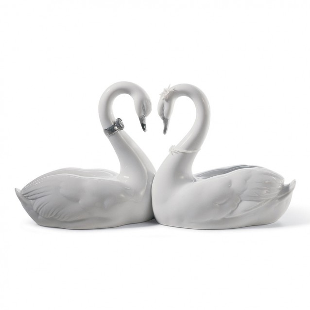 Sculptura din portelan, Endless Love Swans by José Puche - LLADRO