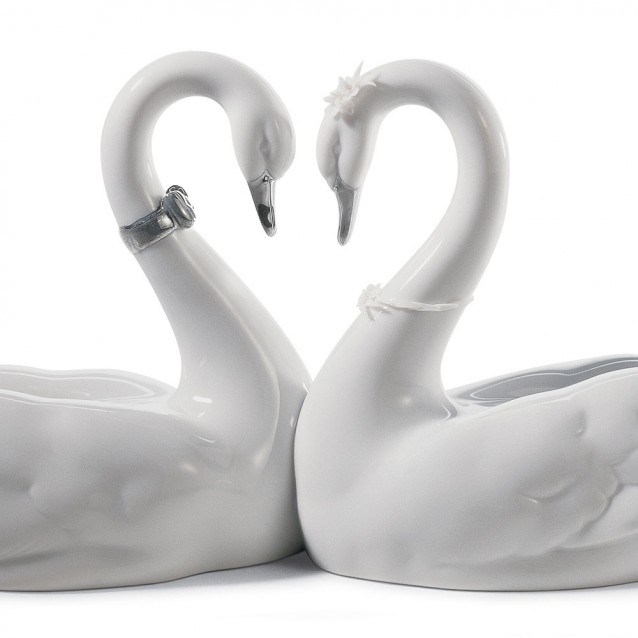 Sculptura din portelan, Endless Love Swans by José Puche - LLADRO