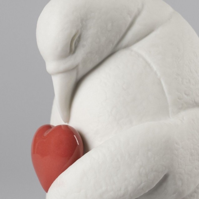 Figurina din portelan, Colby-Protective Penguin by Virginia González - LLADRO